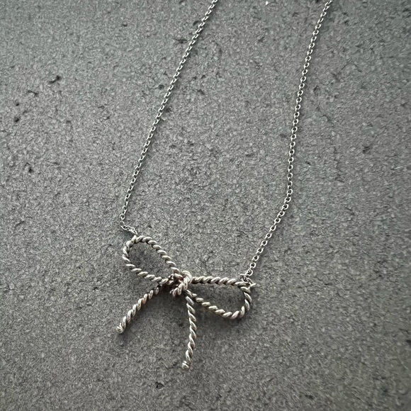 SOLD Tiffany & Co. bow necklace 925 Sterling Silver - Picture 2 of 5